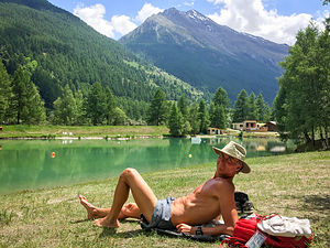 Herb relaxing on tiny Schalisee