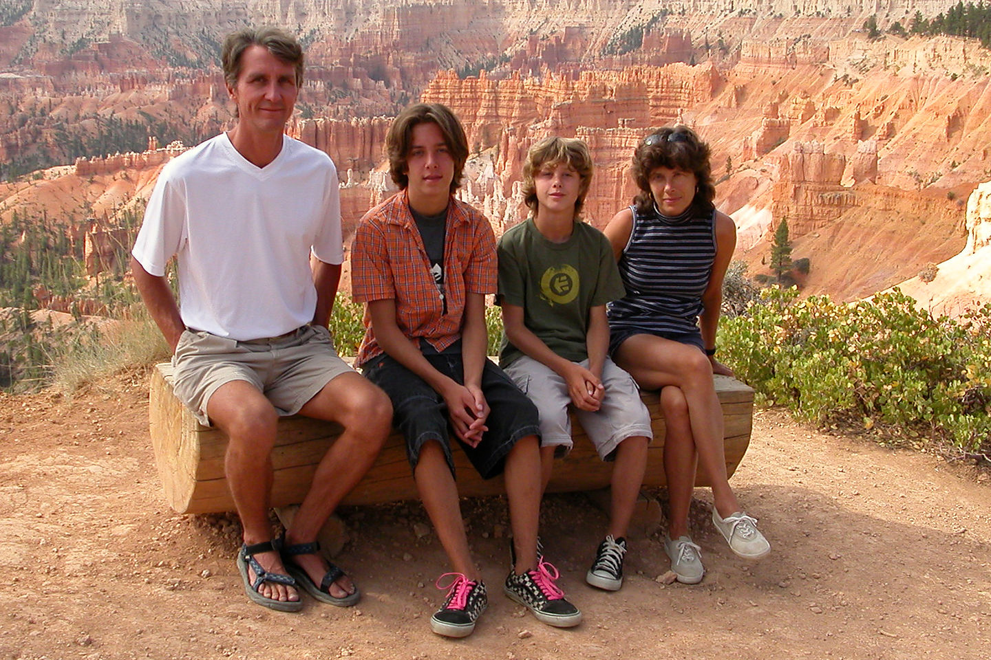 Sleepy family at sunrise on the rim