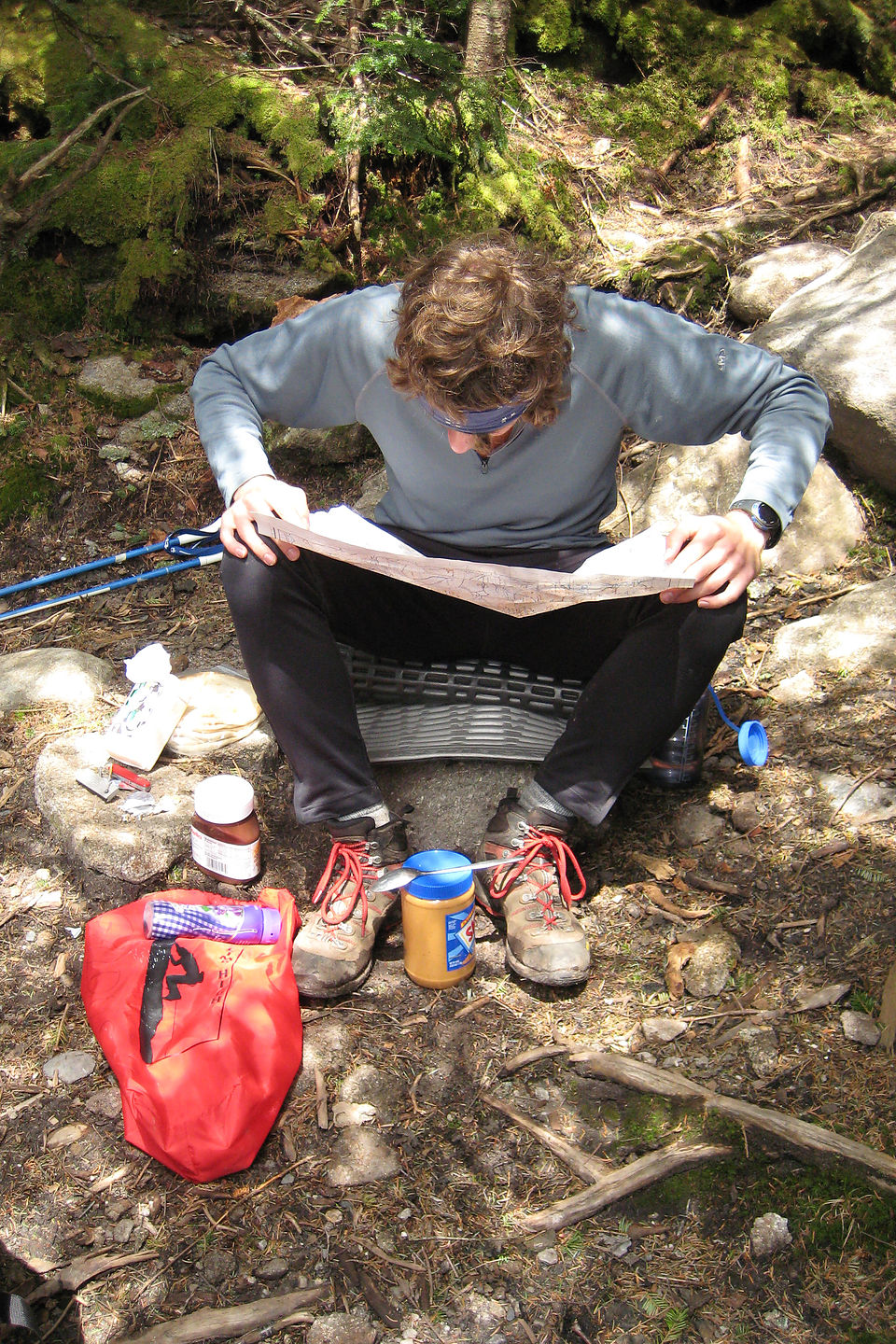 Lunch with clear skies below the ridge