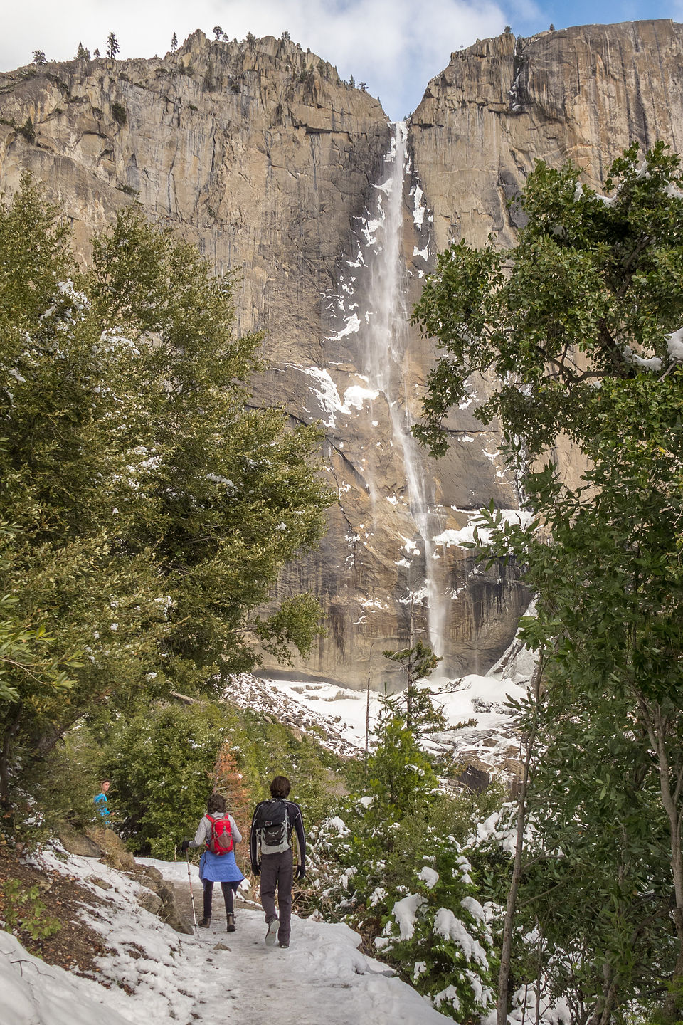 Approaching the Falls