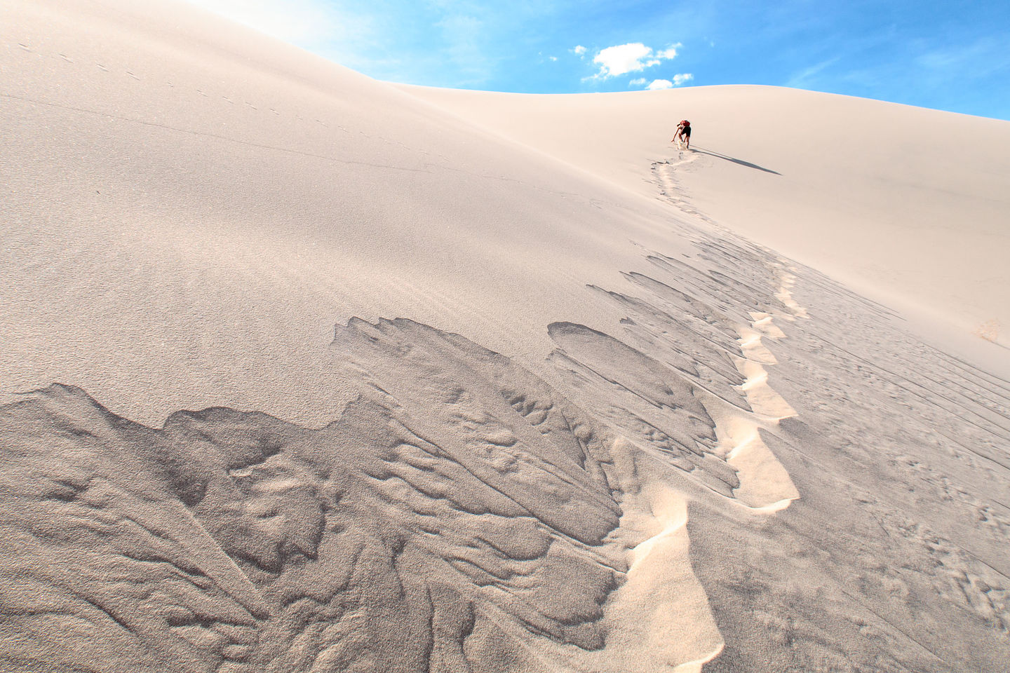 Making the dunes sing