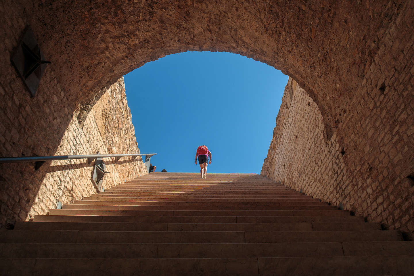 Lolo walking in the footsteps of an ancient Roman gladiator