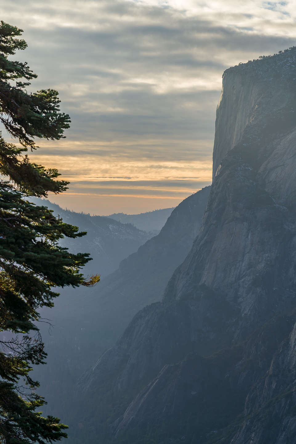 Hiking down from Glacier Point