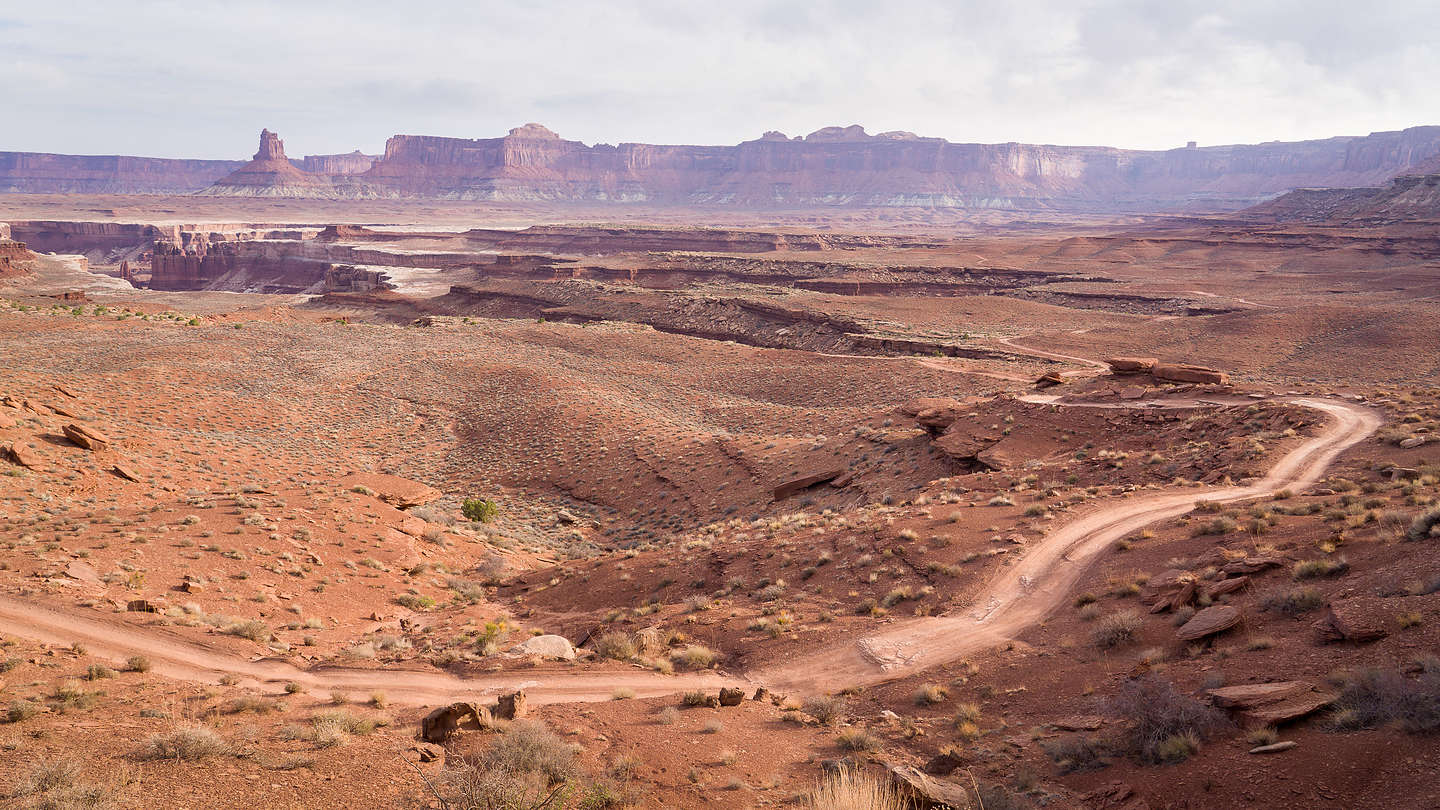 Driving along the White Rim Trail