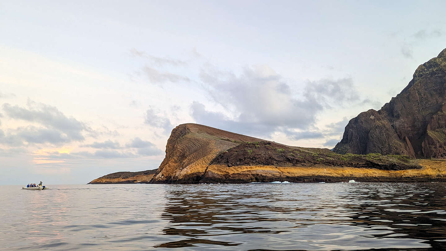 Rounding Punta Vicente Roca