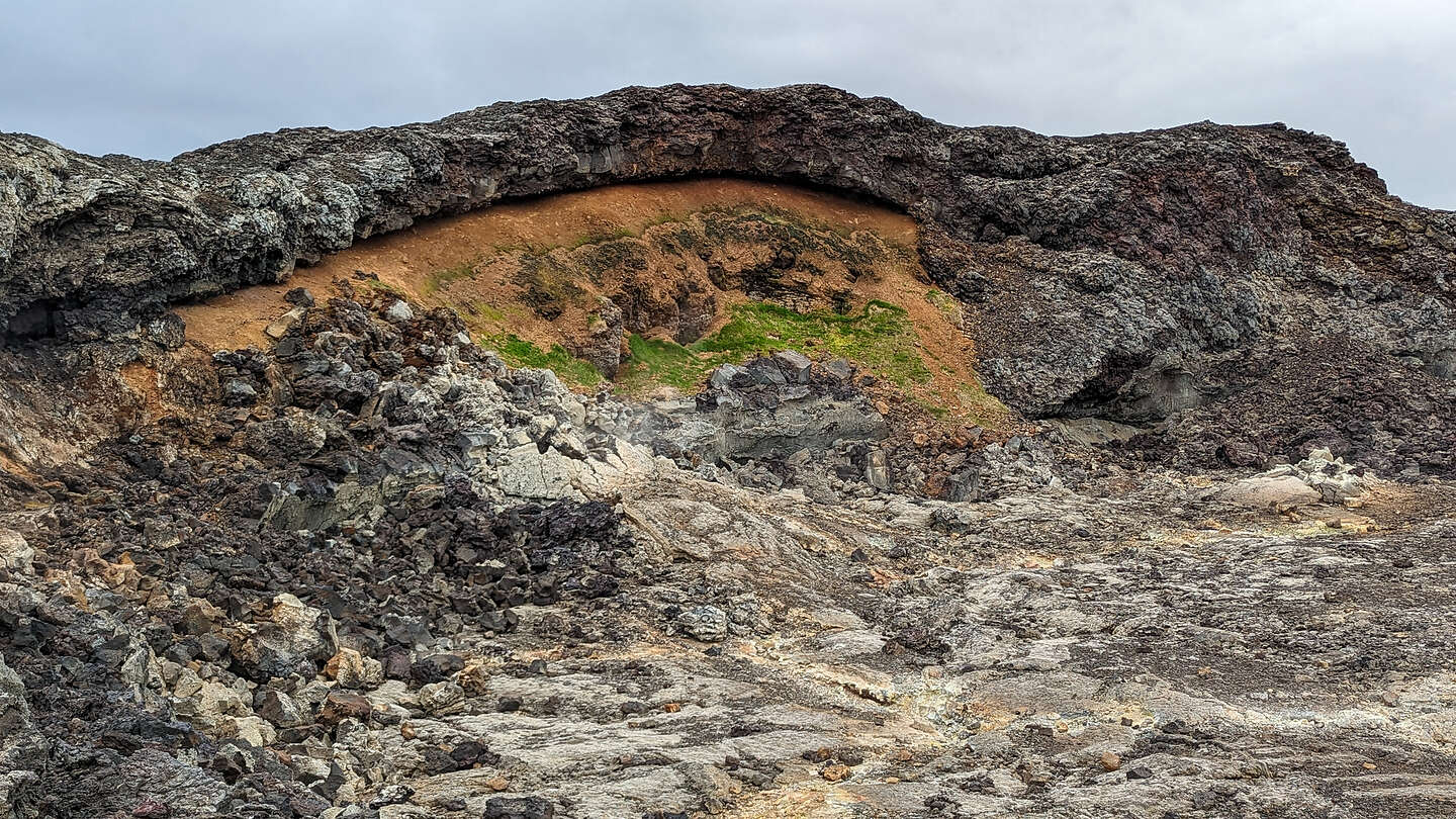 Crater along the Leirhnjukur trail