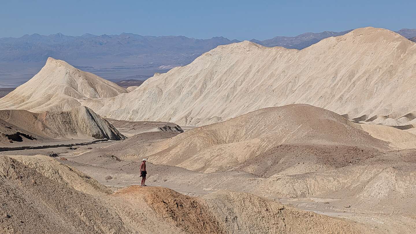 View along 20 Mule Team Road