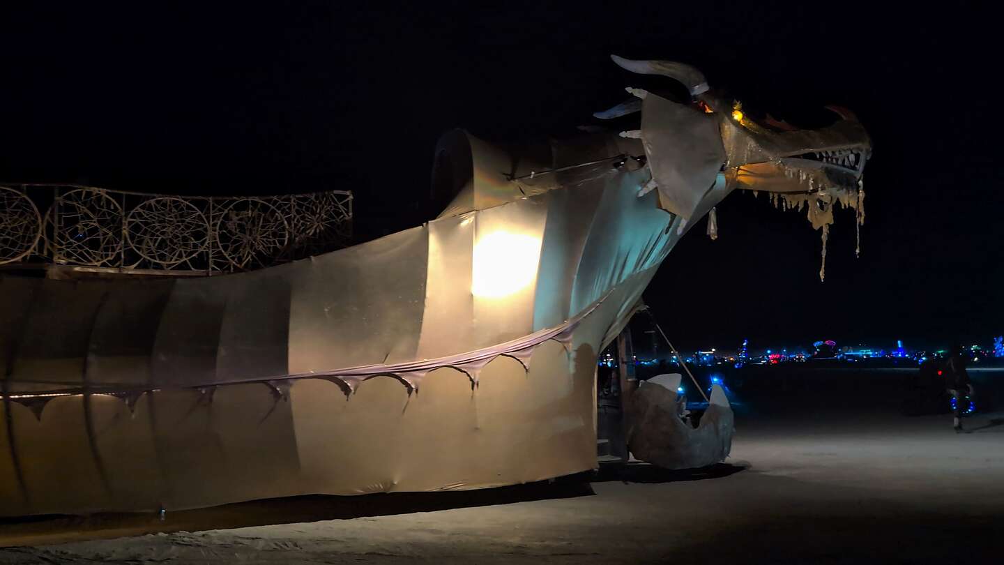 Mutant dragon passing through