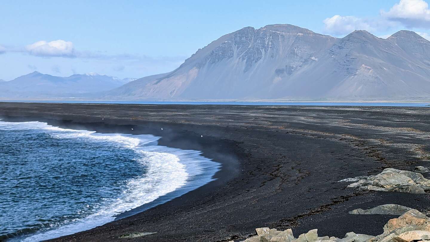 Black sand Beach black and Eystrahorn